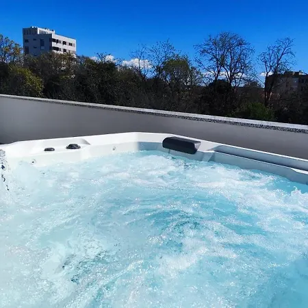 Miema With Jacuzzi Daire Zadar