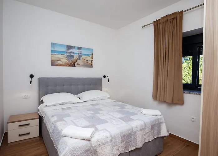 Miema With Jacuzzi Zadar