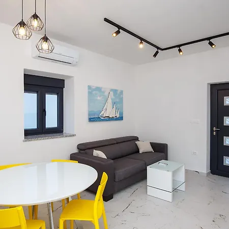 Miema With Jacuzzi Appartement Zadar