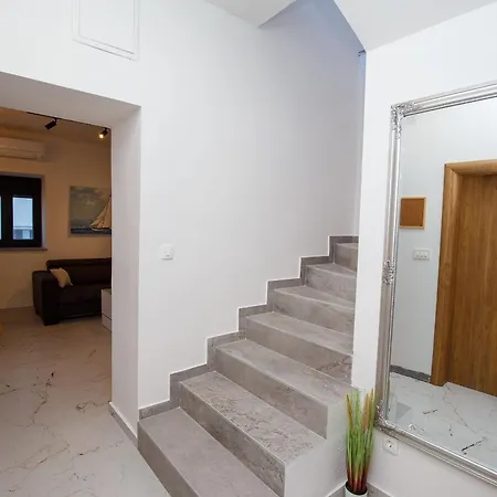Miema With Jacuzzi Appartement Zadar