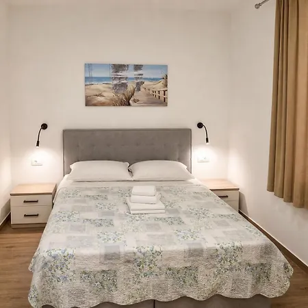 Appartement Miema With Jacuzzi Zadar