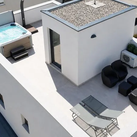 Miema With Jacuzzi Appartement Zadar
