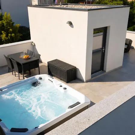 Appartement Miema With Jacuzzi Zadar